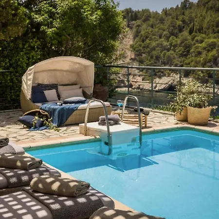 فيلة Magnificent Kefalonia Chalker 3 Bedrooms Seafront أسوس
