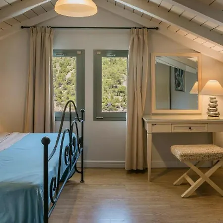 Chalker: Seafront Kefalonia Retreat With Pool And Sea Views Villa